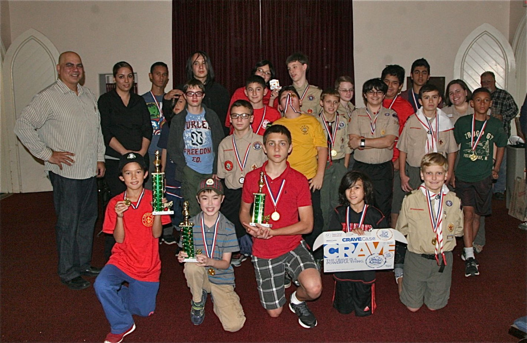 (left, l-r) Joe Renna of Renna Media and Jasmin Arroyo, General Manager of the Green Brook White Castle with tournament players and Charlean Mahon, Boy Scouts of America District Executive.