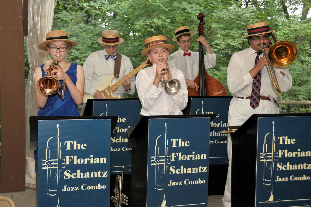 (above) The Florian Schantz Combo ( L-R Margaret Schantz, Lowell Schantz, Florian Schantz, Jeff Little, Rup Chattopadhyay) will perform at the New Jersey Workshop for the Arts Family Mardi Gras Gala Concert and Dinner, which is a fundraising event for The Music Connection.