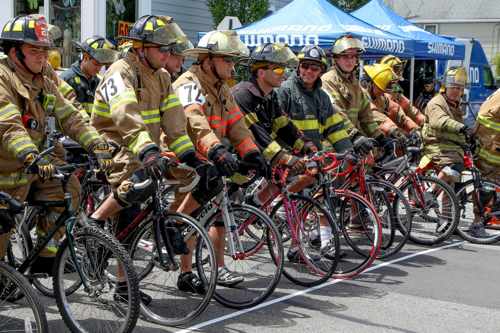 (above) Firefighters line up at starting position.