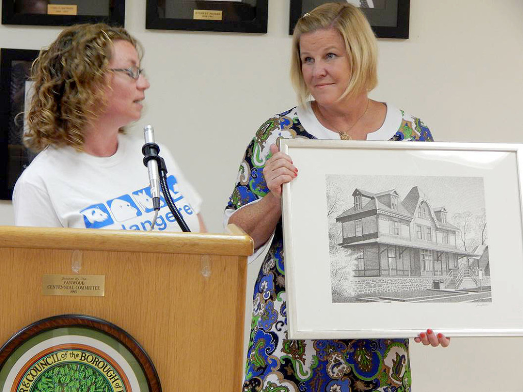 (above l-r) Volunteer of the Month Jennifer Coppock-Huegel and Mayor Mahr.