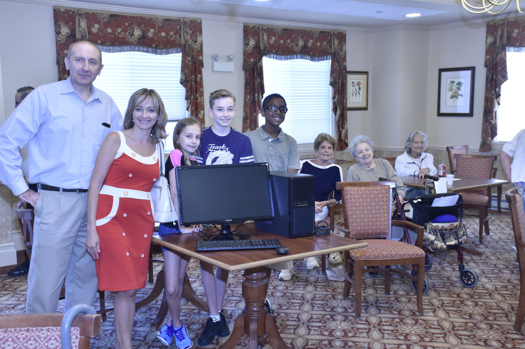 (above) Selzek Borysiak , Mariola Borysiak, Karina Borysiak, Kristian Borysiak , Junaid Ilyas with some seniors