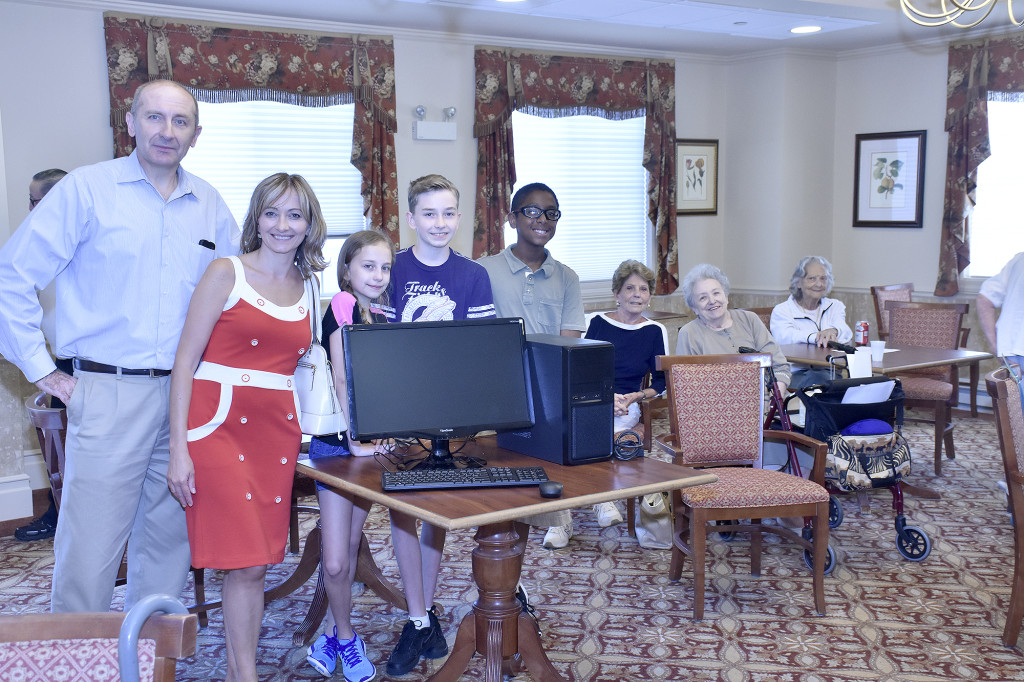 (above) Selzek Borysiak , Mariola Borysiak, Karina Borysiak, Kristian Borysiak , Junaid Ilyas with some seniors.