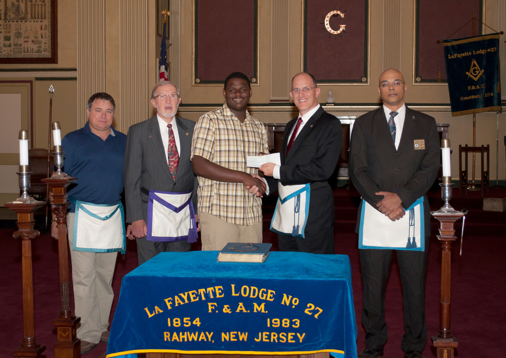 (above l-r) Bro. Jeff Spatola, RW John Bergacs (Scholarship Chairman), recipient Christopher Stradford, Bro. John Richards JW, and Bro. Derrick Roberts.