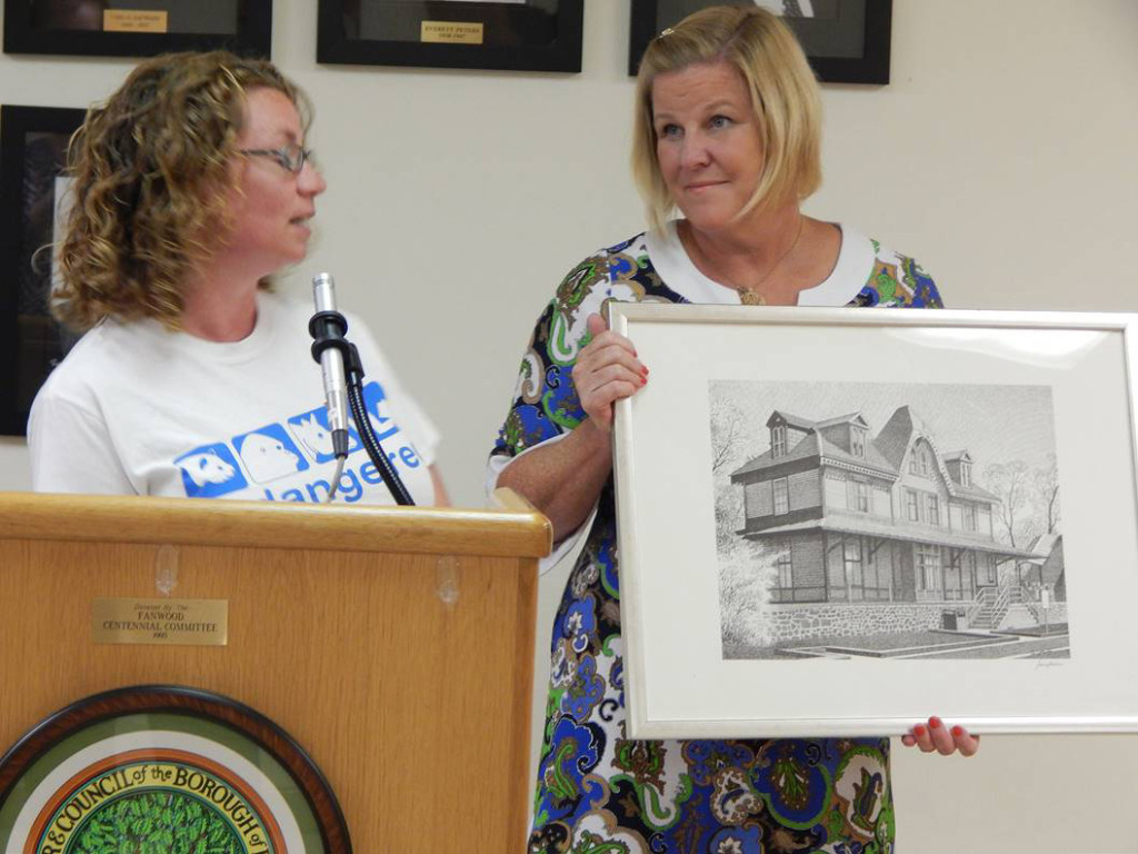 (above l-r) Volunteer of the Month Jennifer Coppock-Huegel and Mayor Mahr.