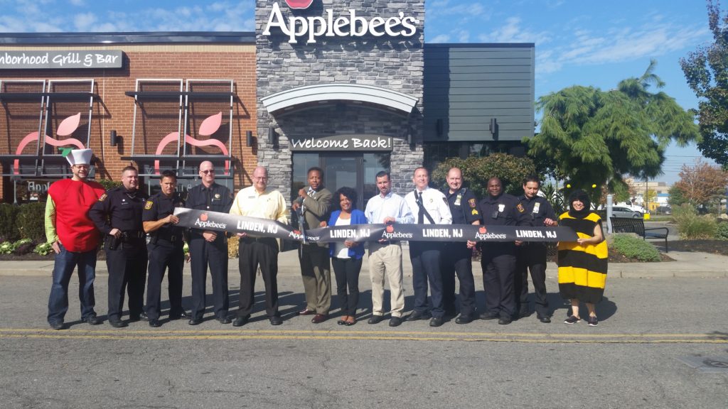 applebees-re-grand-opening